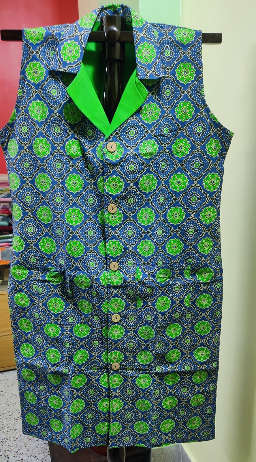 Sleeveless Long Jacket — Double-Layer Cotton, Printed