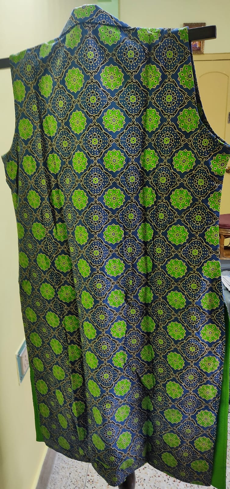 Sleeveless Long Jacket — Double-Layer Cotton, Printed - Image 3